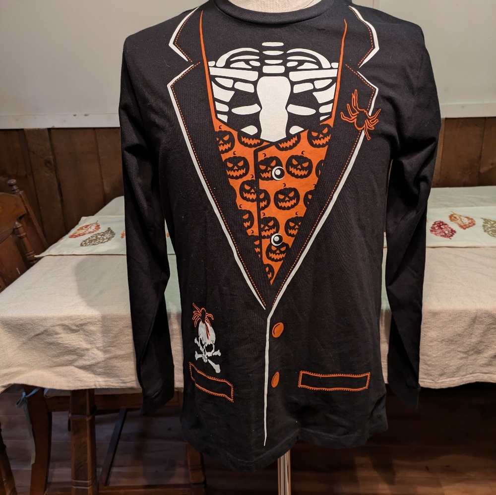 Long sleeve Halloween skeleton shirt